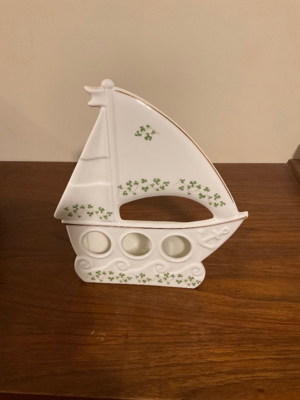 Vintage Royal Tara Shamrock Bud Sailboat